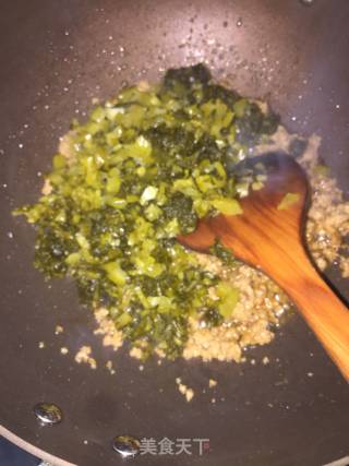 Stir-fried Minced Pork with Green Beans and Sauerkraut recipe