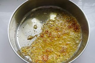 Stir-fried Duck Blood with Green Garlic recipe