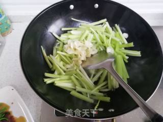 Stir-fried Lily with Celery recipe