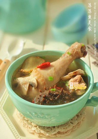 Sea Cucumber and Mushroom Chicken Soup