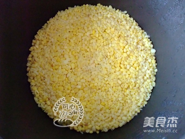Stunning and Festive Red Yeast Two-color Mung Bean Cake recipe