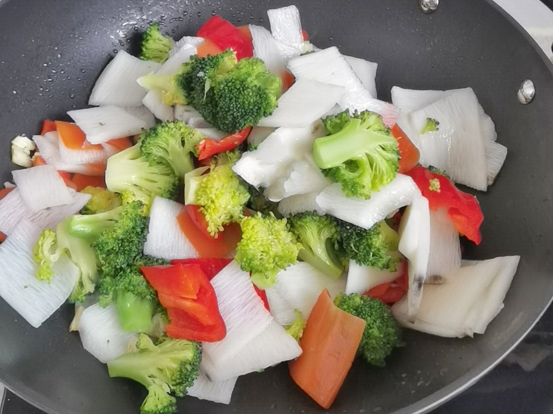 Chinese New Year’s Eve Dinners are Also Splendid-stir-fried Vegetables in Three Colors, Life is Colorful and Colorful recipe