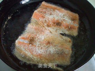 The Bones are Also Crispy-crispy Salmon Steak recipe