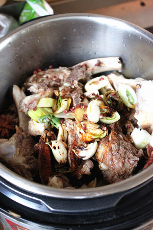 Supplement Energy-stewed Beef Bones in Sauce recipe