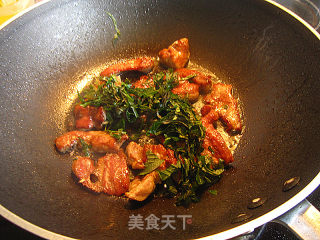 Stir-fried Pumpkin with Basil Pork Neck recipe