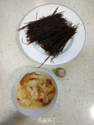 Jellyfish Mixed with Fern Root Powder recipe