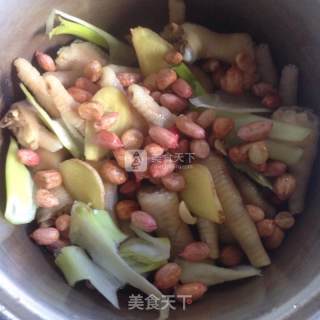 Peanut Chicken Feet Soup recipe