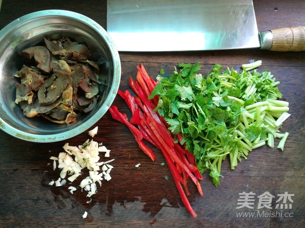 Cilantro with Pork Heart recipe