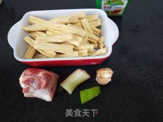 Stir-fried Yuba with Pork Belly recipe
