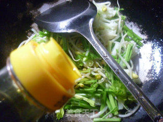 Celery and Cauliflower Stir-fried Soy Sprouts recipe