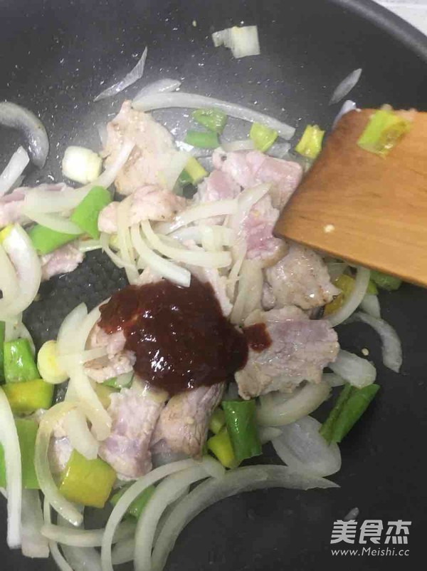 Spicy Stir-fried Octopus Foot Pork Belly recipe