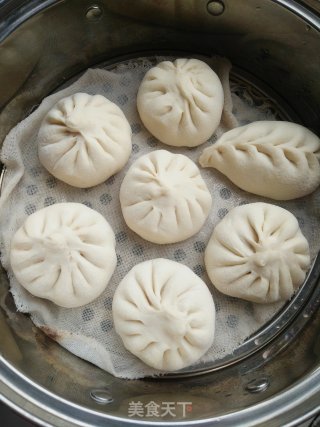 Sauce-flavored Delicious Meat Buns recipe