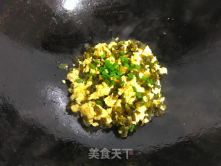 Scrambled Eggs with Local Vegetables recipe