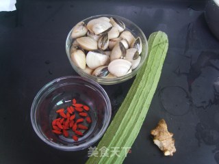 Clam Loofah Soup recipe