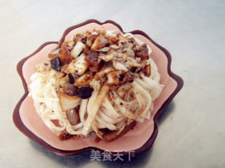 Noodles with Tempeh and Onion Sauce recipe