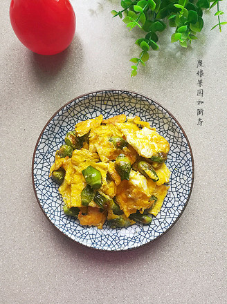 Scrambled Eggs with Garlic Moss Flower Buds recipe