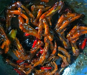 Sauce-flavored Duck Feet recipe