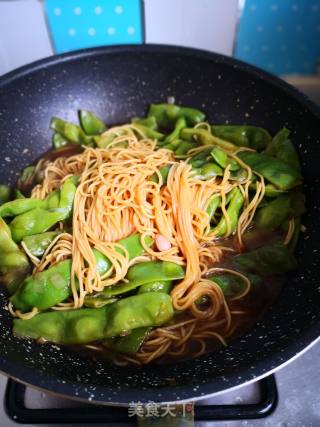 Braised Noodles with Beans recipe