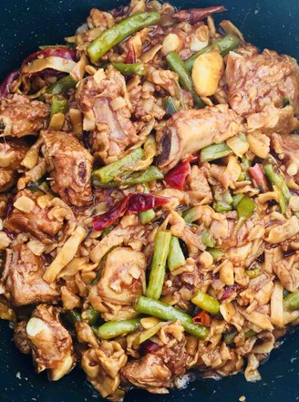 Braised Noodles with Beans and Pork Ribs recipe