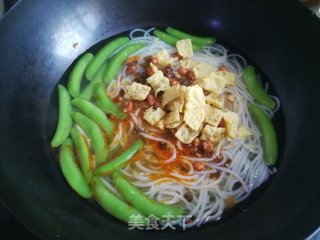 Roasted Snail Noodles with Sweet Beans recipe