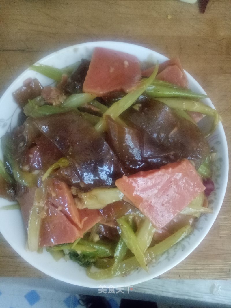 Fried Celery Powder with Luncheon Meat recipe