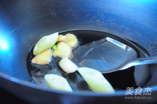 Grilled Prawns with Okra and Glutinous Rice recipe