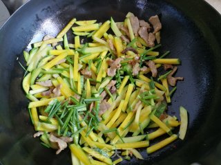 Stir-fried Shredded Pork with Pumpkin recipe