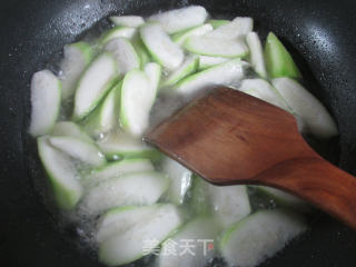 Headless Shrimp Stir-fried Night Flowering recipe