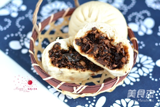 Plum Dried Vegetable Buns recipe