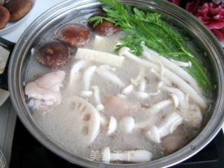 Trotter and Mushroom Soup Hot Pot recipe