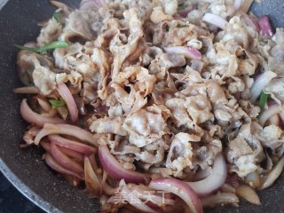 Fried Beef with Onion recipe