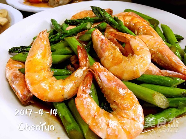 Fried Prawns with Asparagus recipe