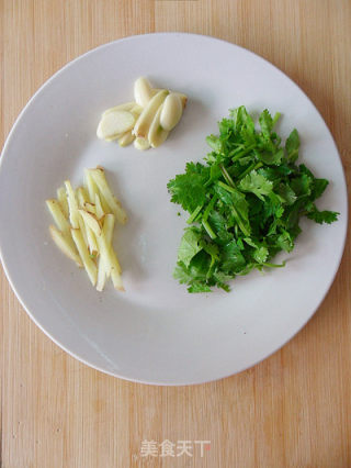 [winter Health Food of Common People's Home] Soup with Bean Skin Tube and Bone recipe