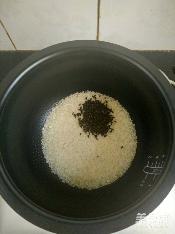 Braised Rice with Black Rice recipe
