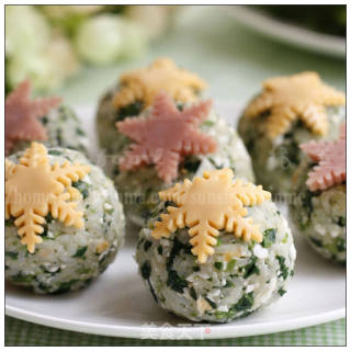 Change Brings Surprises-----snowflake Spinach Rice Ball recipe