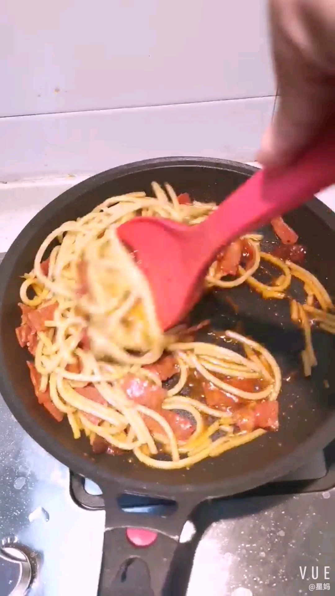 Spaghetti with Bacon and Shiitake Mushrooms recipe