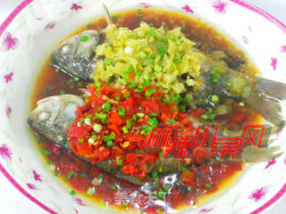 Chopped Pepper Crucian Carp/two-color Crucian Carp recipe