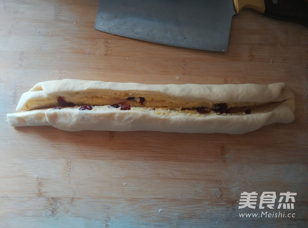 Coconut Cranberry Garland Bread recipe