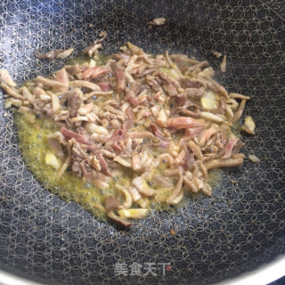 Tossed Noodles with Cabbage Beans and Shredded Pork recipe