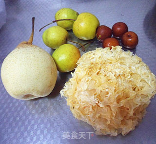 White Fungus Stewed Pear recipe