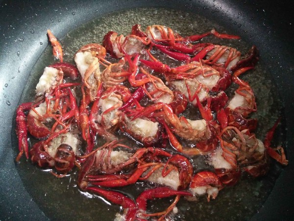 Stir-fried Lobster with Hot Pot Flavor recipe
