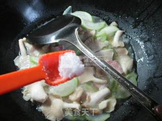 Boiled Long Melon with Bacon Xiu Zhen Mushroom recipe