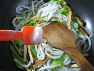 Stir-fried Potato Vermicelli with Green Pepper recipe