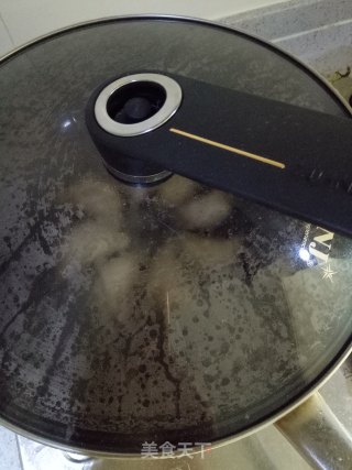 Binghua Fried Dumplings (mushroom and Pork Stuffing) recipe