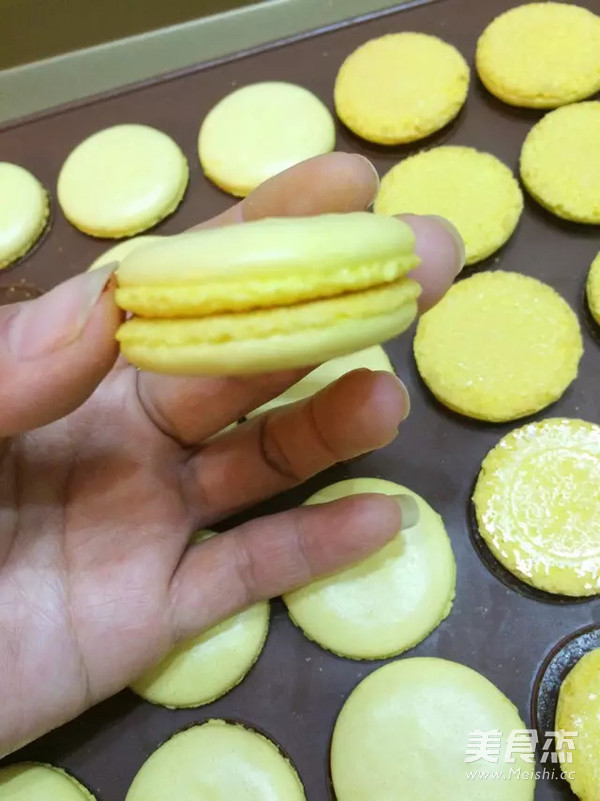 Flour Macarons recipe
