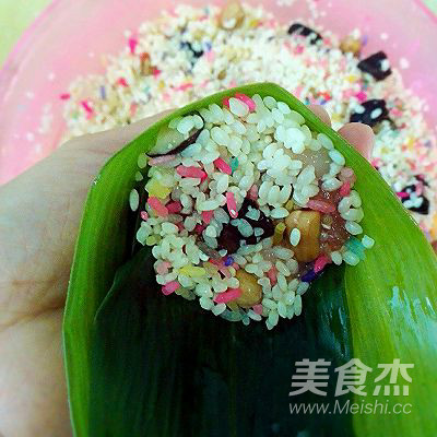 Colored Rice, Peanuts and Mushroom Dumplings recipe