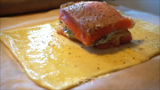 Salmon En Croute recipe