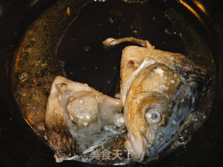 Nourishing-fish Head, Tofu and Mushroom Soup recipe