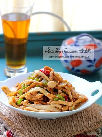 Stir-fried Shredded Chicken with Seafood and Mushroom in Oyster Sauce recipe