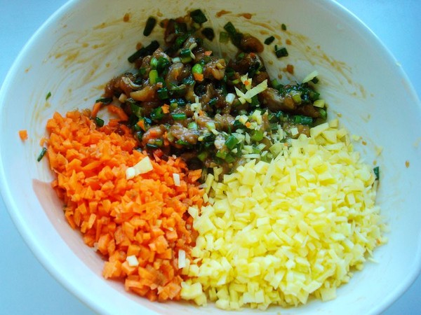Chicken and Carrot Steamed Dumplings recipe